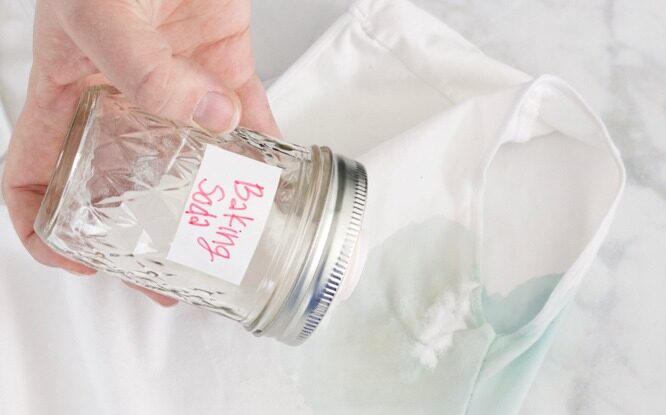 Baking soda and hydrogen peroxide for cleaning applications